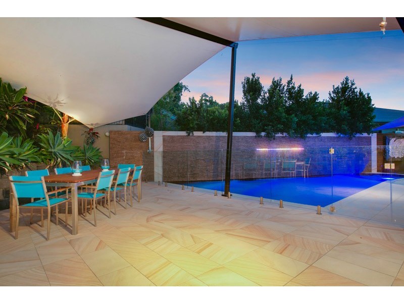 15 Buckinghamia Close, Redlynch QLD 4870