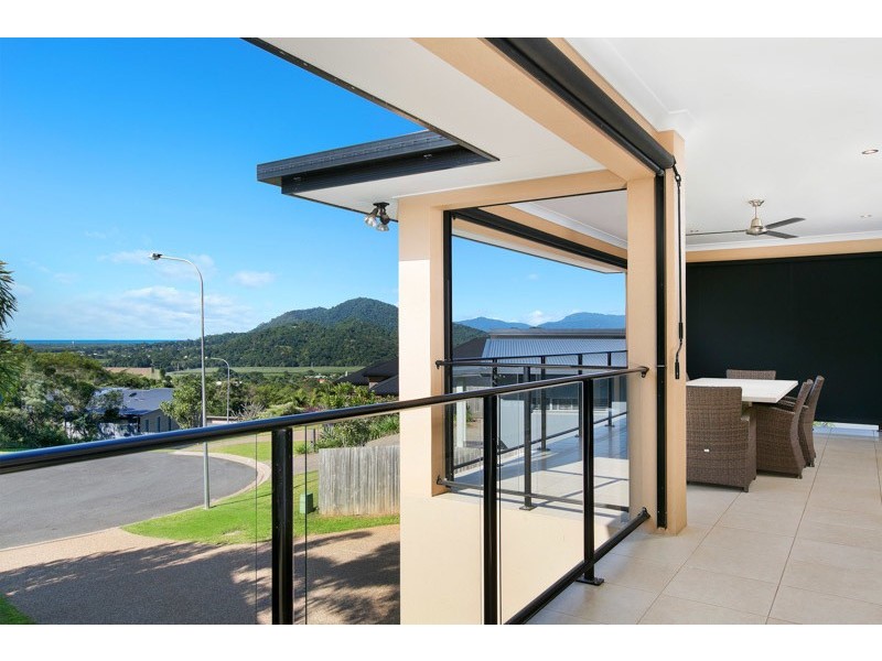 15 Buckinghamia Close, Redlynch QLD 4870