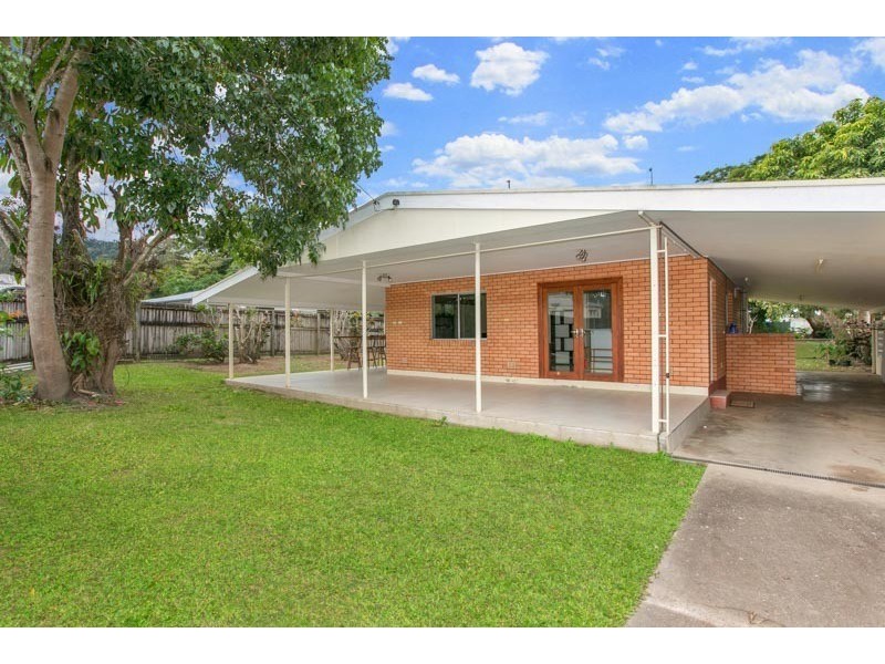 36 York St, Whitfield QLD 4870