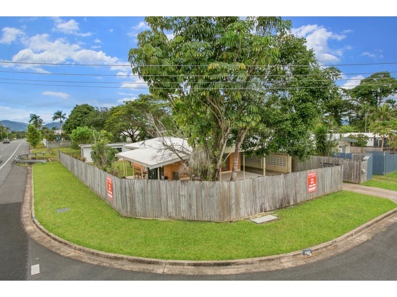 36 York St, Whitfield QLD 4870