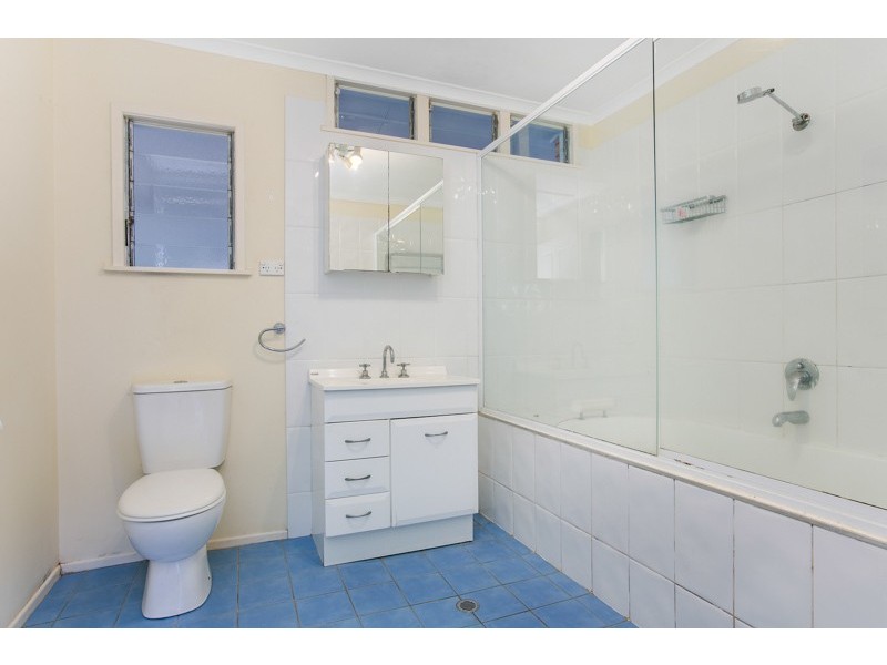 36 York St, Whitfield QLD 4870