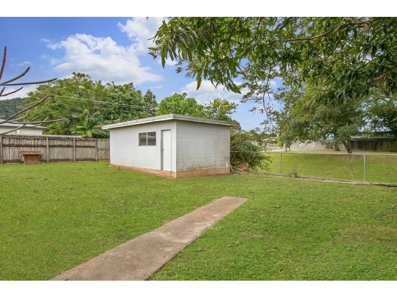 36 York St, Whitfield QLD 4870
