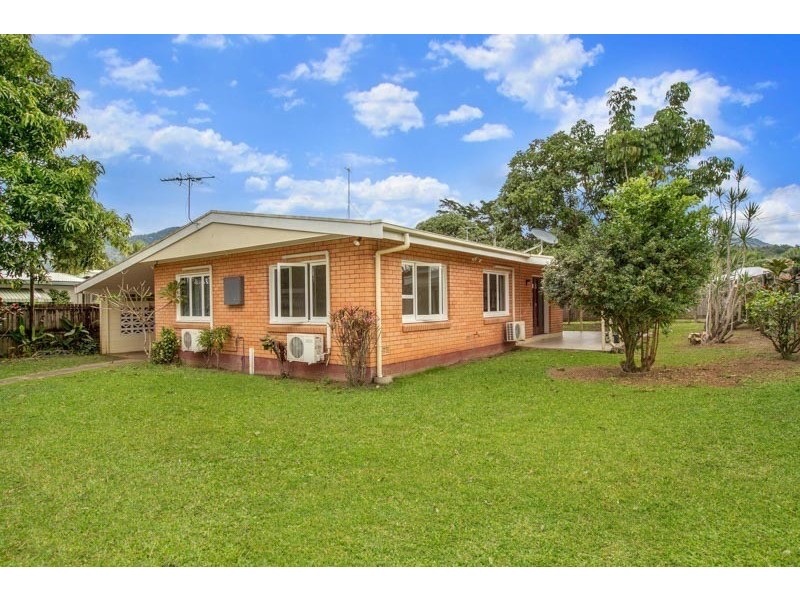36 York St, Whitfield QLD 4870