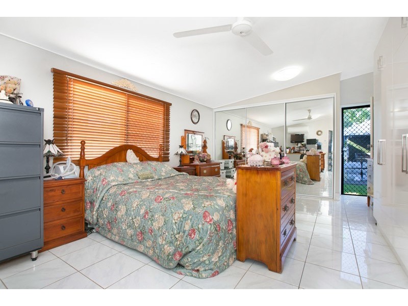 202-204  McCoombe St, Bungalow QLD 4870