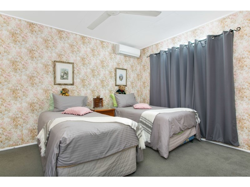 202-204  McCoombe St, Bungalow QLD 4870