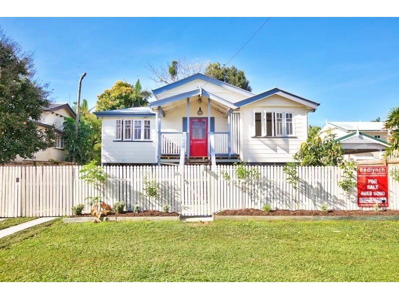 22 Rose St, Westcourt QLD 4870