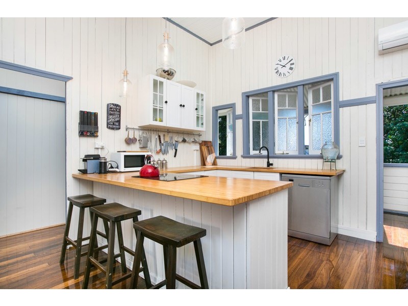 22 Rose St, Westcourt QLD 4870