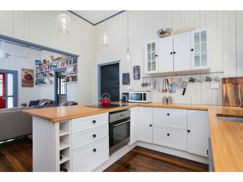 22 Rose St, Westcourt QLD 4870