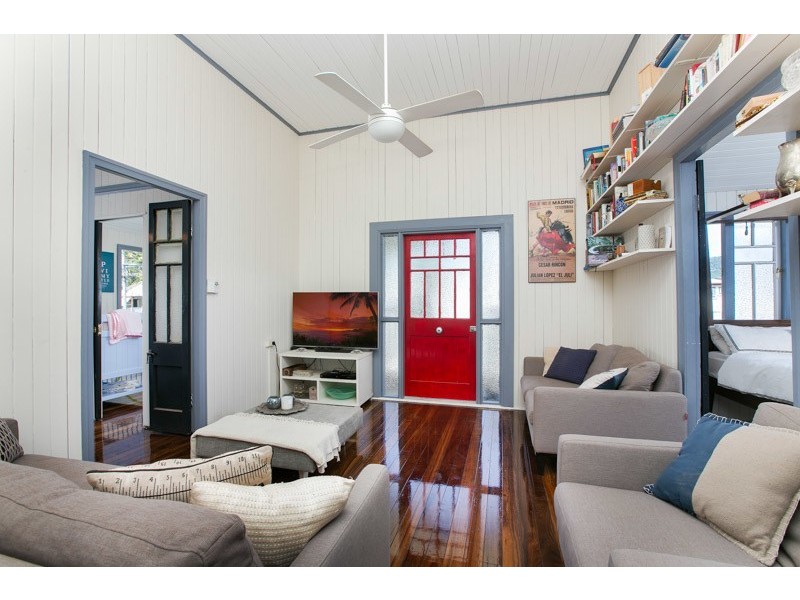 22 Rose St, Westcourt QLD 4870