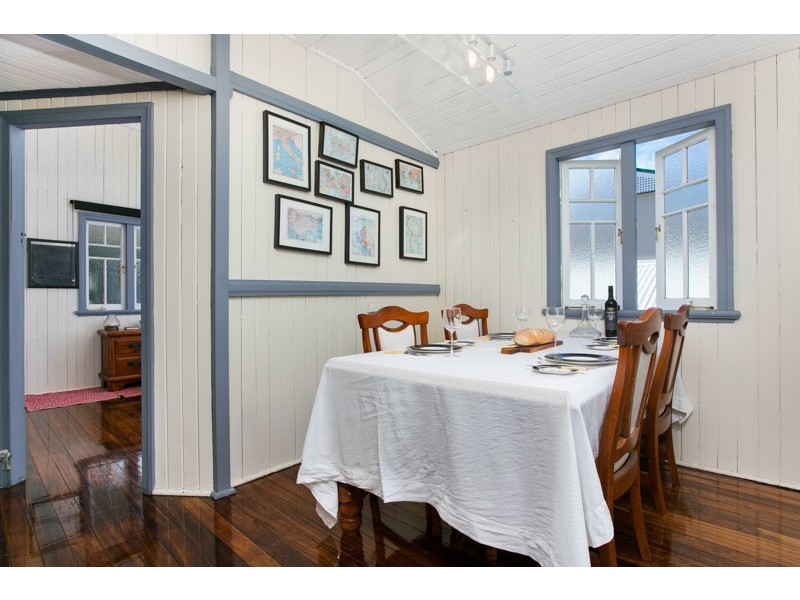 22 Rose St, Westcourt QLD 4870
