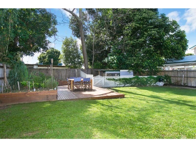22 Rose St, Westcourt QLD 4870