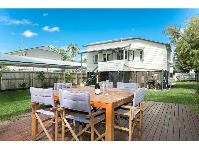 22 Rose St, Westcourt QLD 4870