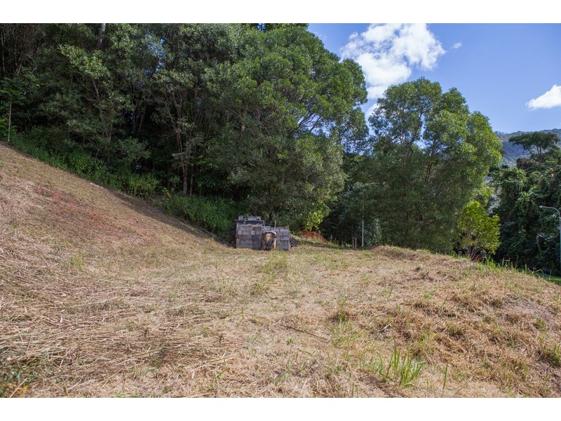35 Jak Gee Street, Redlynch QLD 4870