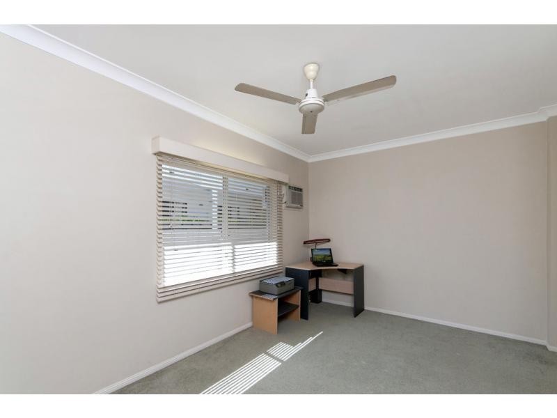 Manunda QLD 4870