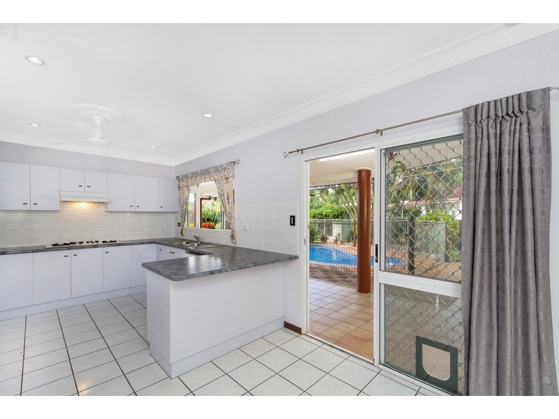 Bentley Park QLD 4869