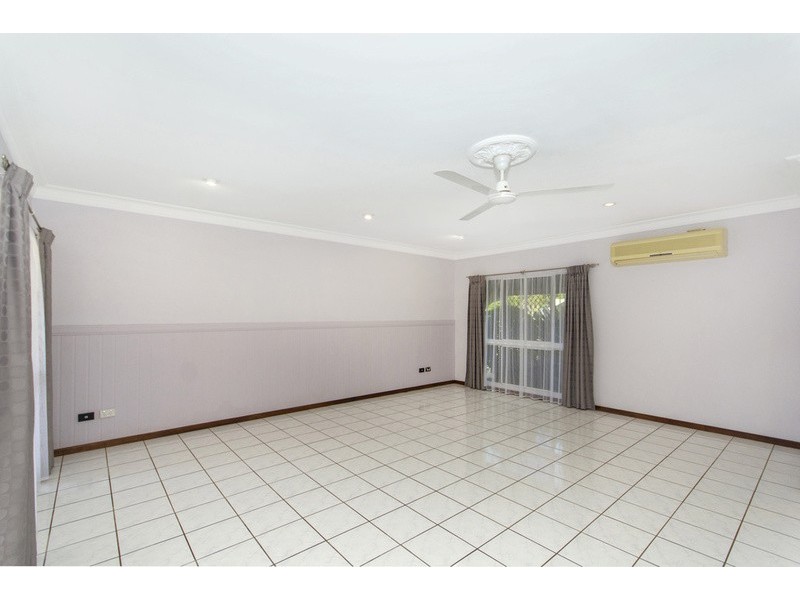 Bentley Park QLD 4869
