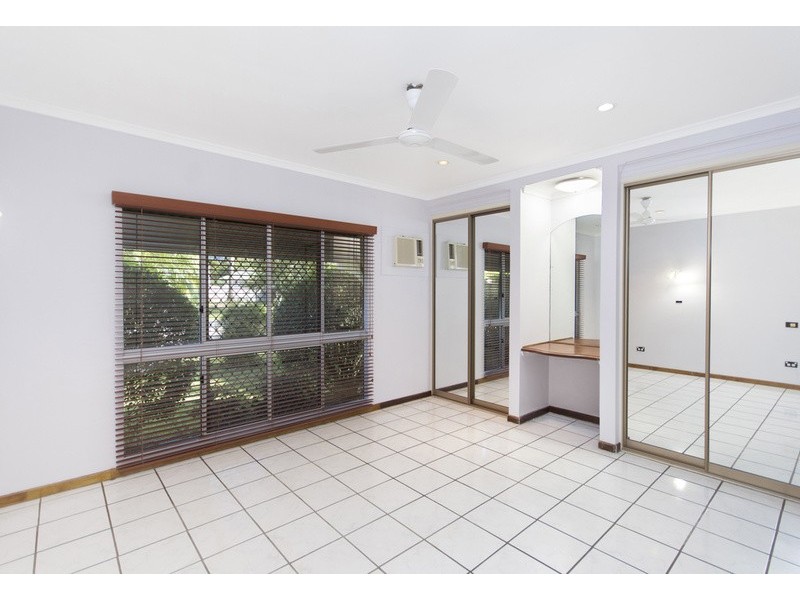 Bentley Park QLD 4869