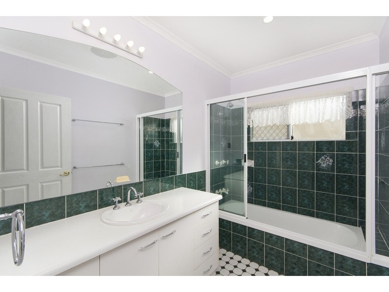 Bentley Park QLD 4869