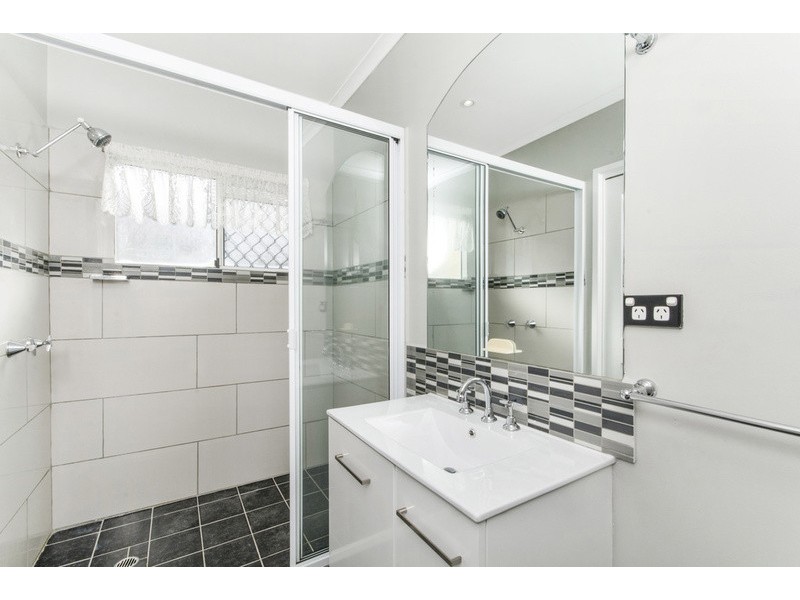 Bentley Park QLD 4869