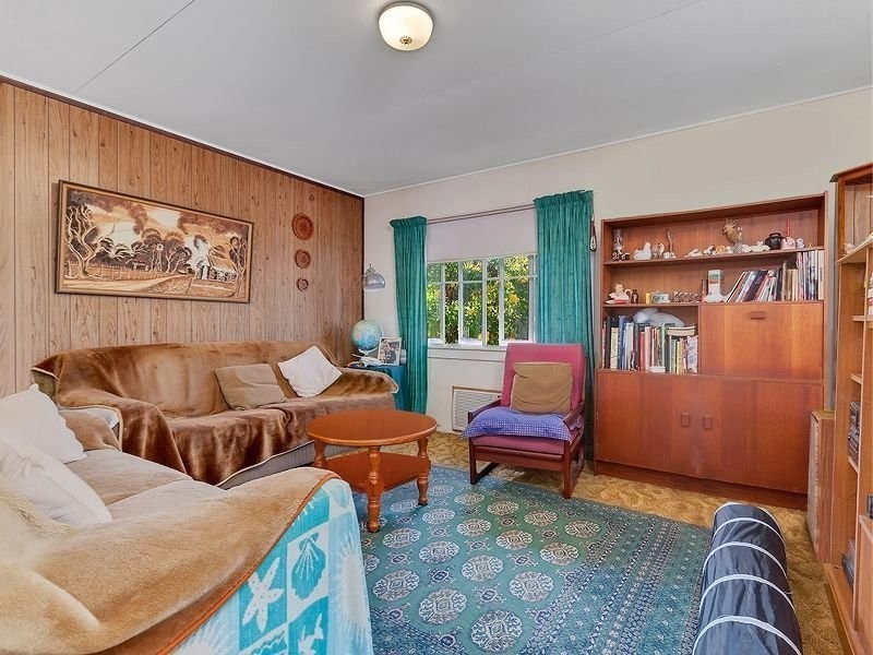 109 Oleander Street, Holloways Beach QLD 4878