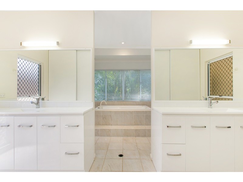 10 Ebony Street, Redlynch QLD 4870