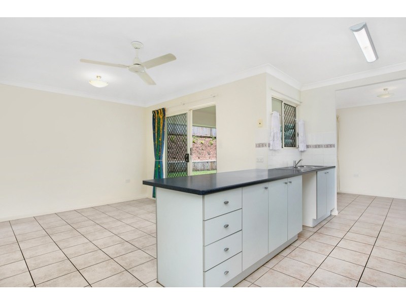 19 William Hickey Street, Redlynch QLD 4870