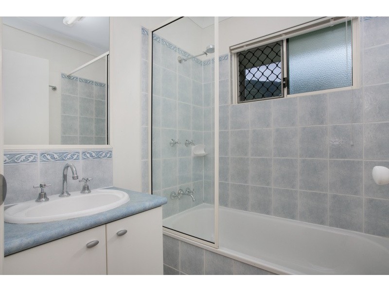 19 William Hickey Street, Redlynch QLD 4870