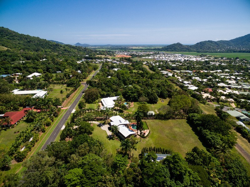 37 Robb Road, Redlynch QLD 4870