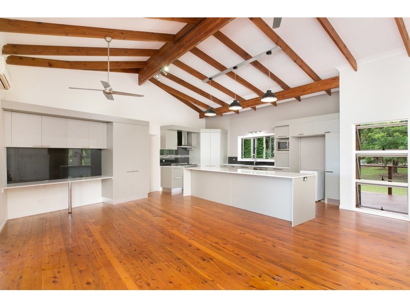 37 Robb Road, Redlynch QLD 4870