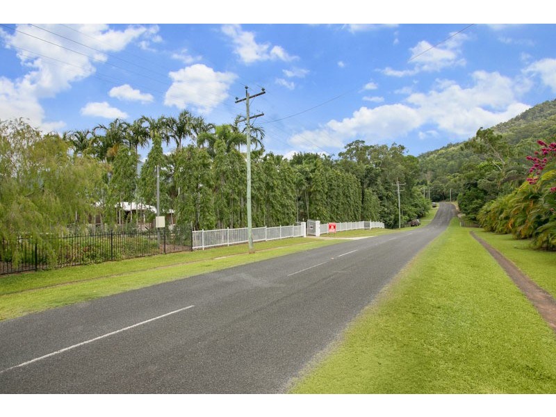 37 Robb Road, Redlynch QLD 4870