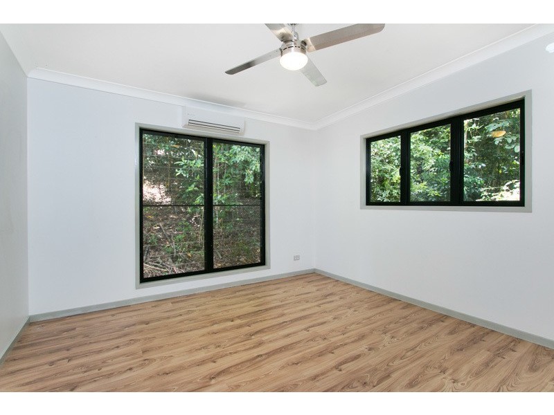 30-32 Cascades Drive, Redlynch QLD 4870