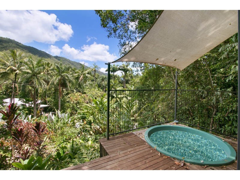 30-32 Cascades Drive, Redlynch QLD 4870