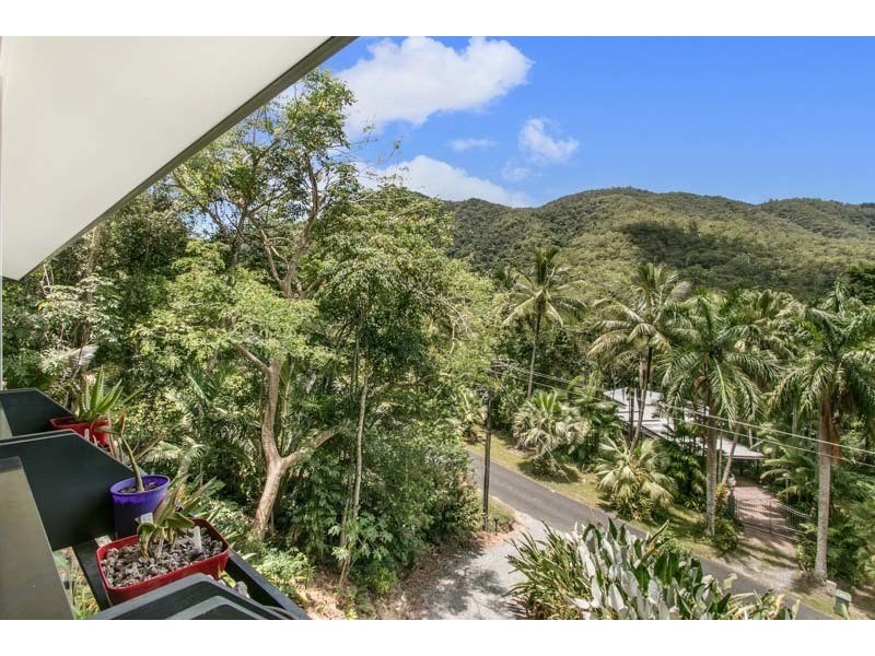 30-32 Cascades Drive, Redlynch QLD 4870