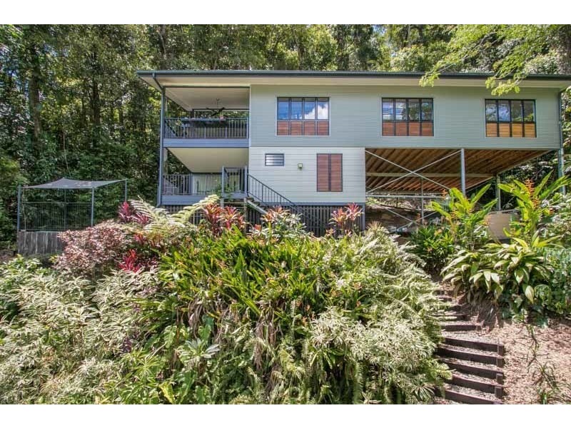 30-32 Cascades Drive, Redlynch QLD 4870