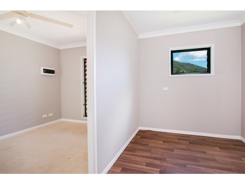 30-32 Cascades Drive, Redlynch QLD 4870