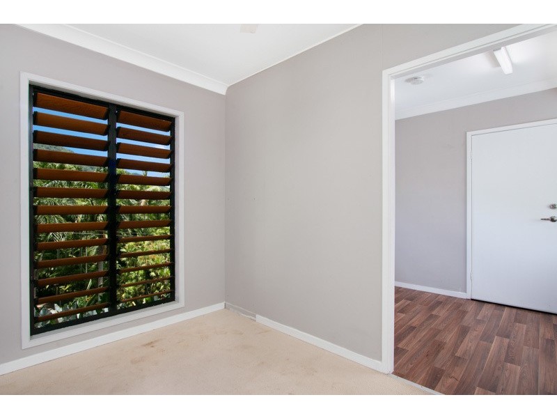 30-32 Cascades Drive, Redlynch QLD 4870