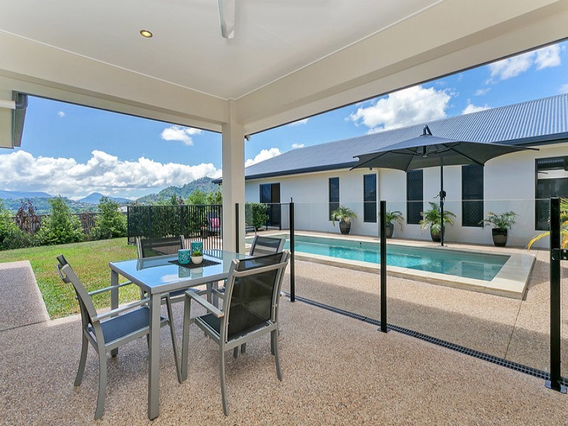 13-15 Bellmere Lane, Redlynch QLD 4870