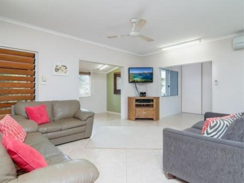 20 Tallow Wood Close, Redlynch QLD 4870