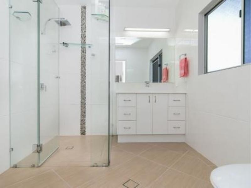 20 Tallow Wood Close, Redlynch QLD 4870