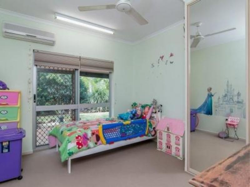 20 Tallow Wood Close, Redlynch QLD 4870