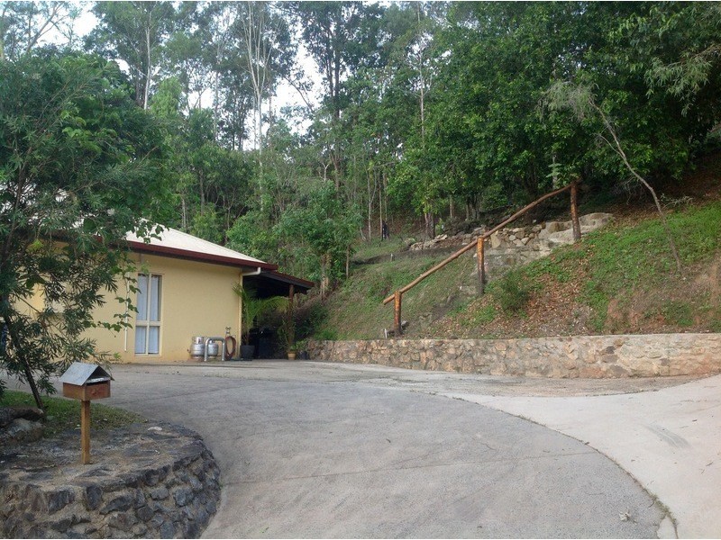 29 William Hickey Street, Redlynch QLD 4870