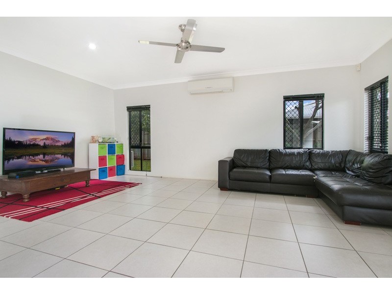 11 Davidson Close, Redlynch QLD 4870