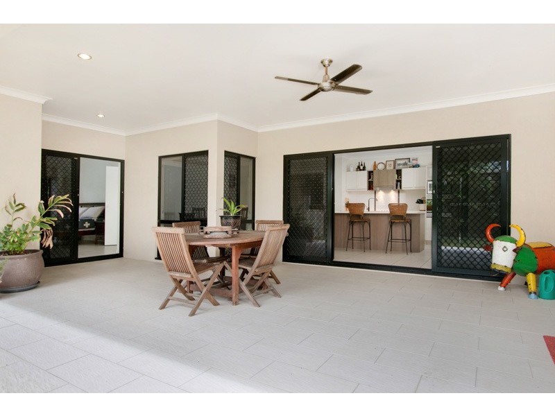 11 Davidson Close, Redlynch QLD 4870