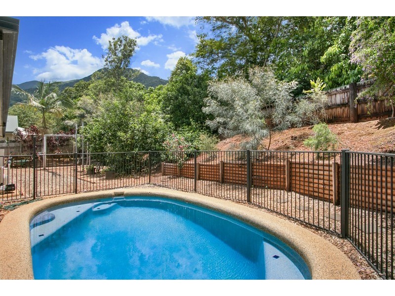 11 Tradewinds Close, Redlynch QLD 4870