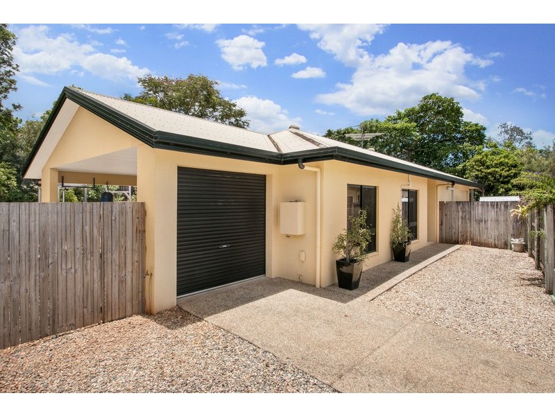 11 Tradewinds Close, Redlynch QLD 4870