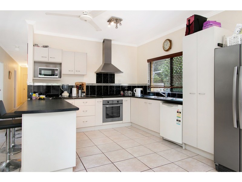 11 Tradewinds Close, Redlynch QLD 4870