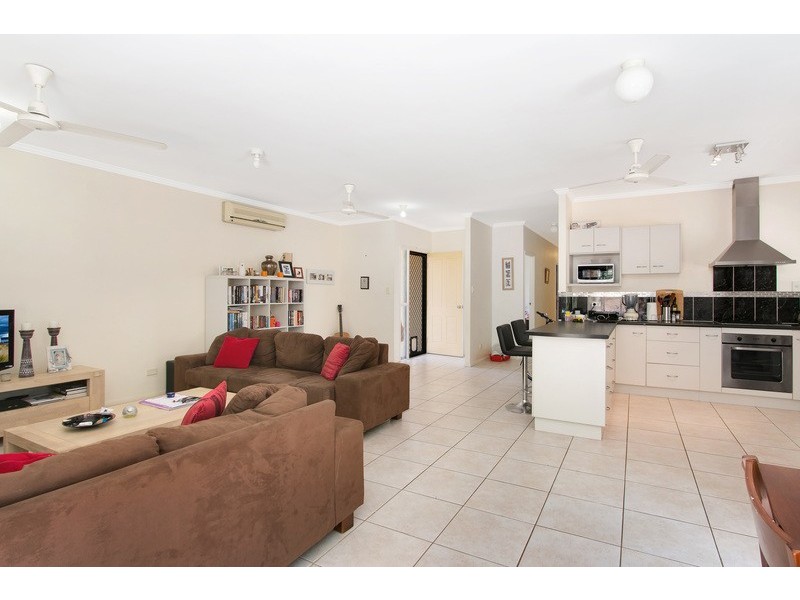 11 Tradewinds Close, Redlynch QLD 4870