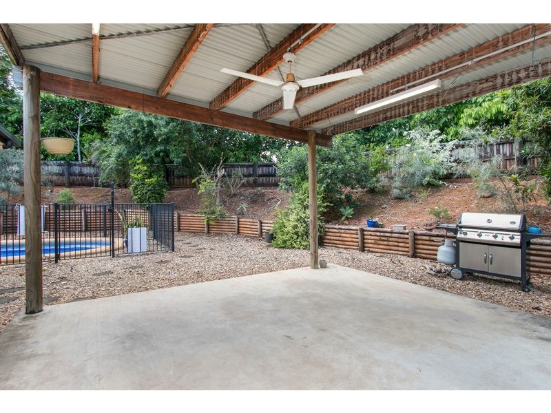 11 Tradewinds Close, Redlynch QLD 4870