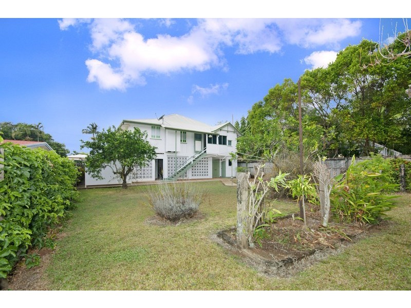 12 Margaret Street, Redlynch QLD 4870