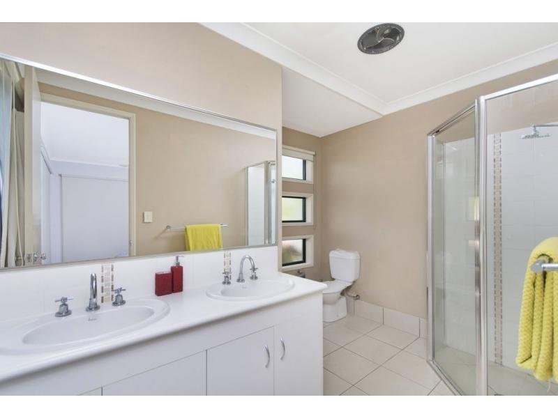 Bentley Park QLD 4869